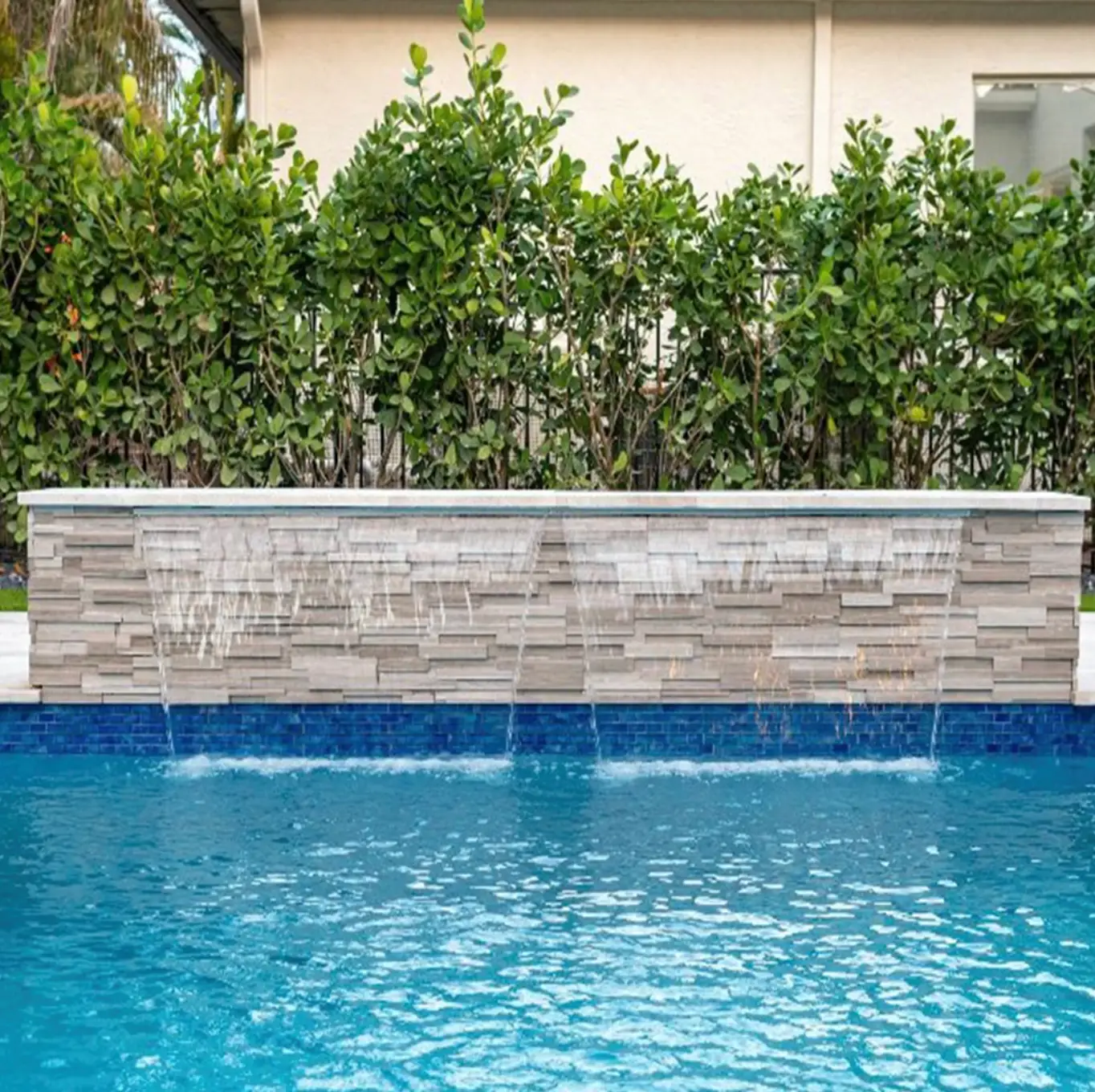 Raised Walls – South Florida Pools